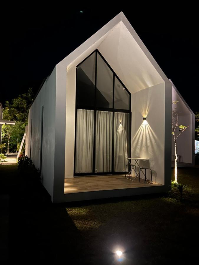 Ezu Isle Langkawi Pool Villa Pantai Cenang  Esterno foto
