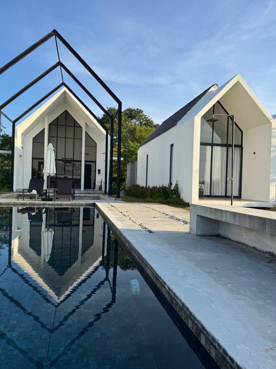 Ezu Isle Langkawi Pool Villa Pantai Cenang  Esterno foto